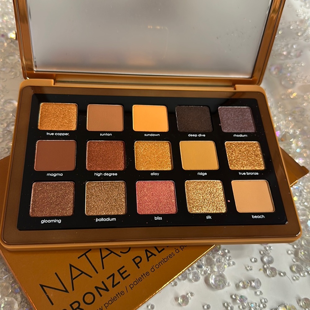 Natasha DeNoNa  bronze palette